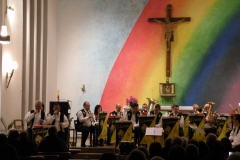 D'Surburjer Harzwuet à l'église (40)