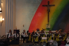 D'Surburjer Harzwuet à l'église (41)